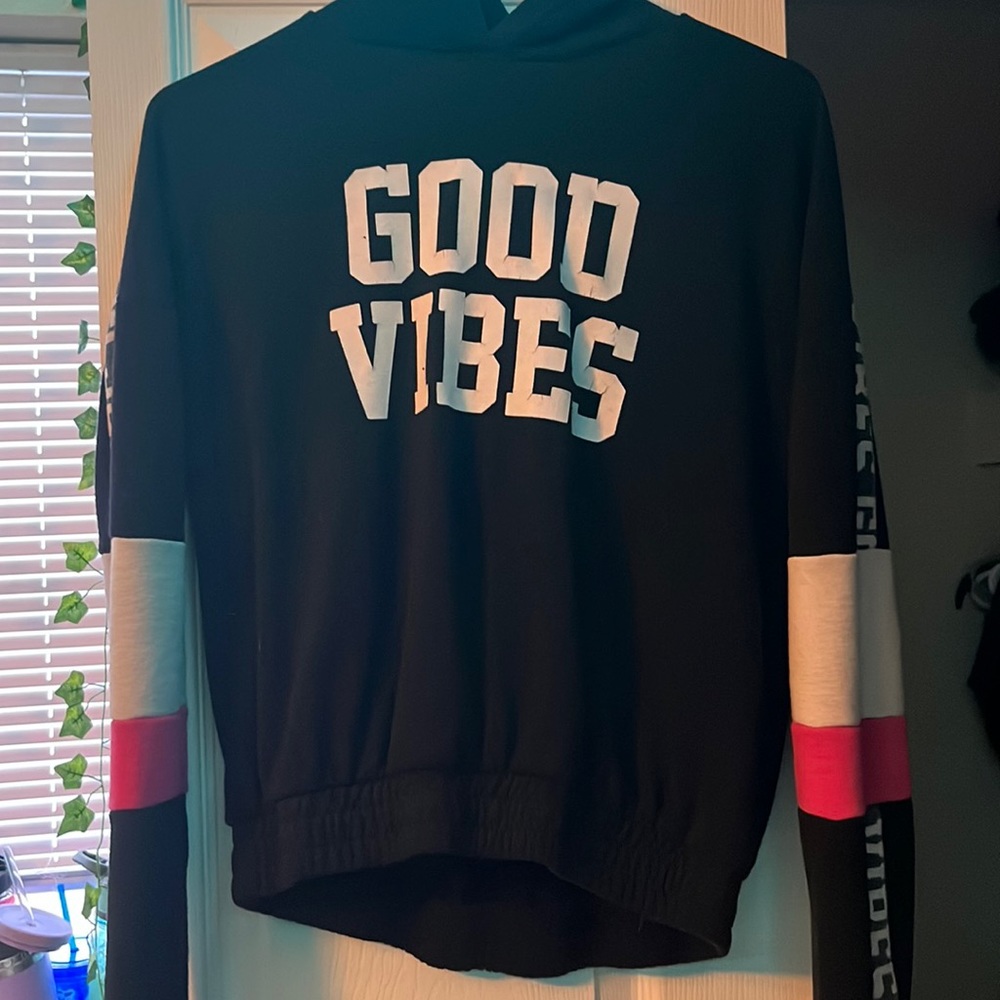Good vibes cropped hoodie
